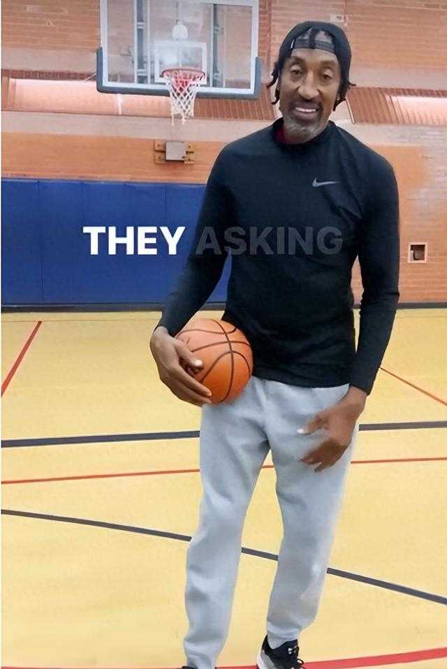 皮蓬一家近照：61岁太显老，儿子立足NBA拿千万合同，女儿成超模